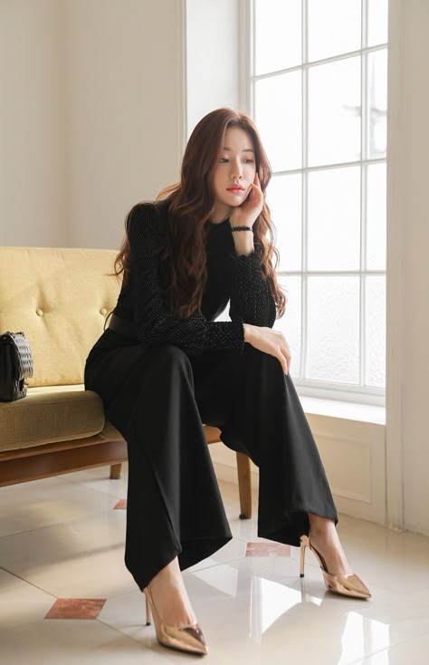 Áo Blu, Woman Suit Fashion, Korean Fashion Dress, Classy Dress Outfits, Classy Work Outfits, Stylish Work Outfits, Korean Girl Fashion, Kpop Fashion Outfits, Formal Outfit