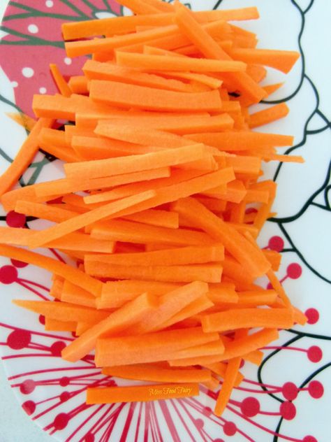 How To Julienne Carrots, How To Cut Carrots, Julienne Carrots, Julienne Vegetables, Fuel Food, Matchstick Carrots, How To Burn Fat, Recipes Vegetables, Cooking Substitutions