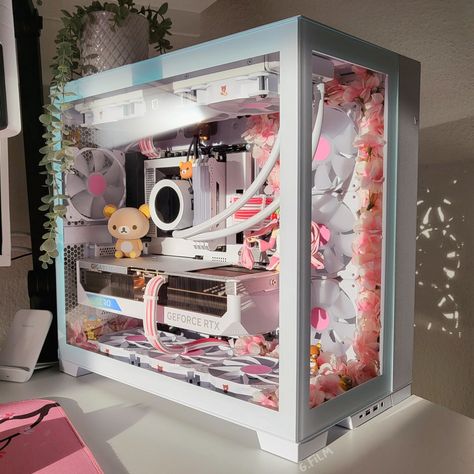 Cute Gaming Pc Build, Sakura Pc Setup, Pretty Pc Build, Unique Pc Build, Cute Computer Case, Kawaii Pc Build, Pc Case Aesthetic, Girly Pc Build, Pastel Pc Setup