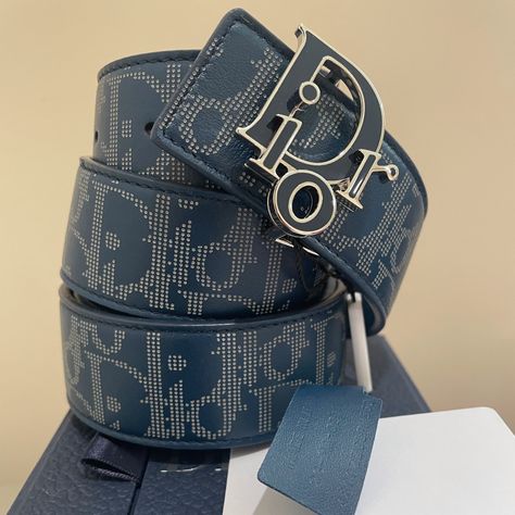 Brand New Men’s Navy Blue Dior Reversible Logo Belt Box & Dustbag Included Mens Luxury Belts, Blue Dior, Boys Belt, Luxury Gifts For Men, Hype Clothing, Lv Belt, Dope Outfits For Guys, Dior Accessories, Designer Belts