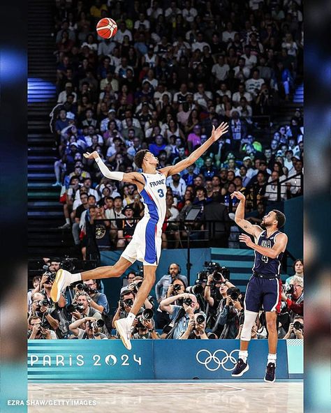 STEPH CURRY WITH THE SHOT OVER WEMBY 👨‍🍳 France Basketball, Basketball Rim, Olympic Basketball, Basketball Backboard, Basketball Memes, Basketball Net, Basketball Quotes, Usa Basketball, Usa Olympics