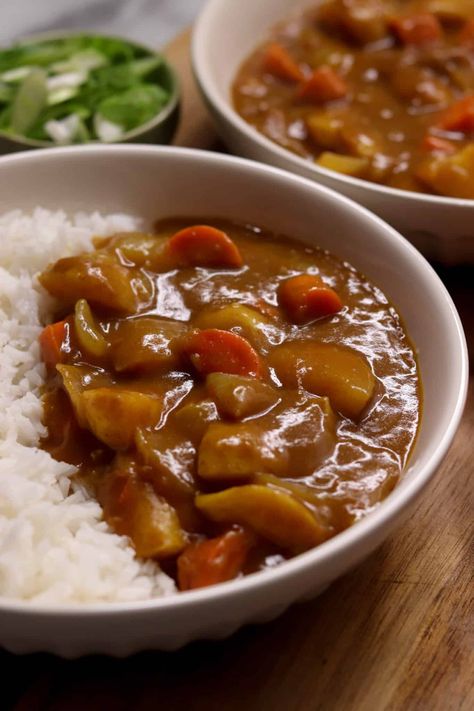 Easy Japanese Curry - Emily Eats Things Crock Pot Japanese Curry, Cozy Healthy Recipes, Japanese Curry Recipe Vegetarian, Japanese Curry Aesthetic, Quick And Easy Dinner Ideas For Two, Asian Food Recipe, Japanese Curry Ramen, Easy Japanese Recipes Dinners, Japanese Dinner Ideas