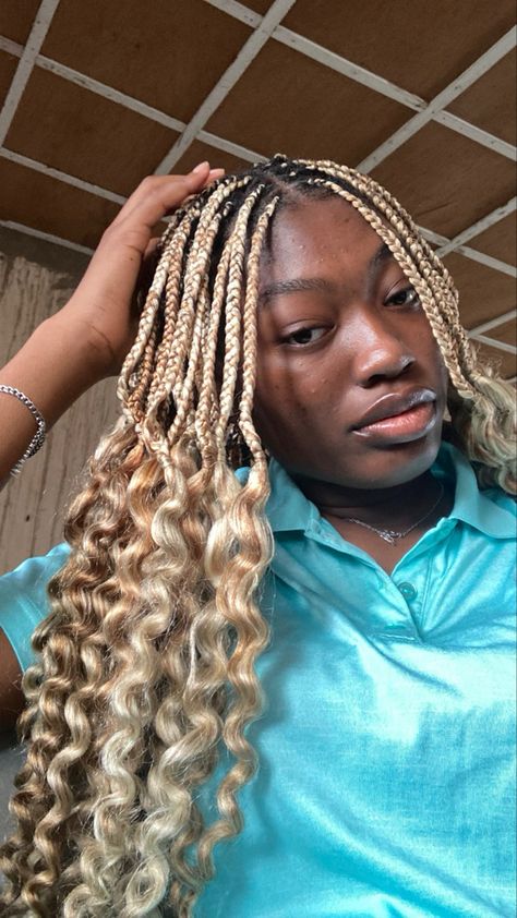 blonde. mermaid braids. pick and drop braids. blonde curly end braids. color 27 and 613 mix. hair inspo Pick Drop Braids, Blonde Mermaid Braids, How To Curl Braids At The End, Light Blonde Braids, Pick And Drop Braids Curls, Color 27 Braids, Pick And Drop Braids Hairstyles, Blonde Senegalese Twist, Curly End Braids