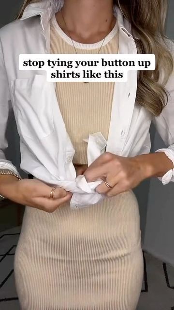 Jessica Smith on Instagram: "Follow @reefrainaria for daily amazon finds. Counting down your favorite style tips from 2022. This shirt tying hack was number 3. #stylereel #stylehack Shirt knot hack, how to tie a button down shirt. #shirtknothack #fashionhacks #fashionhack #buttondownshirt #styletip #stylehacks" Tie Shirt Knot, Shirt Around Waist, How To Tie A Shirt, Shirt Over Dress, Tie A Shirt, Shirt Knot, Jessica Smith, Shirt Hacks, Mode Tips