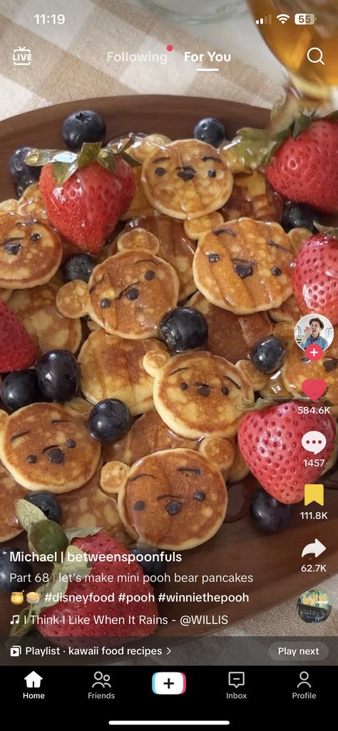 Winnie The Pooh Pancakes, Winnie The Pooh Breakfast, Winnie The Pooh Brunch Ideas, Winnie The Pooh Brunch, Winnie The Pooh Picnic, Bear Pancakes, Sprinkle Ideas, Pooh Party, Baby Taylor