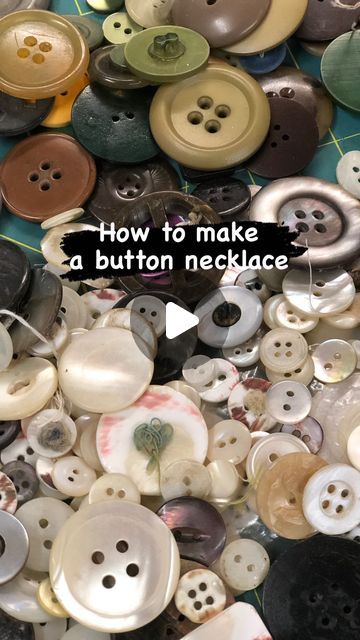 Button Necklace How To Make A, What To Do With Buttons, Easy Necklaces To Make, Button Necklace Diy, Button Crafts To Sell, Button Jewelry Diy, Buttons Necklace, Vintage Buttons Crafts, Wind Charm