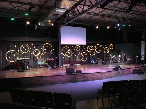 Stage Set Up, Mini Stage Design, Christmas Church Stage Design, Stage Design Ideas Creative, Church Decorations Ideas, Small Church Stage Design, Christmas Decor Ideas For Church, Church Stage Design Ideas Backdrops, Christmas Stage Decorations