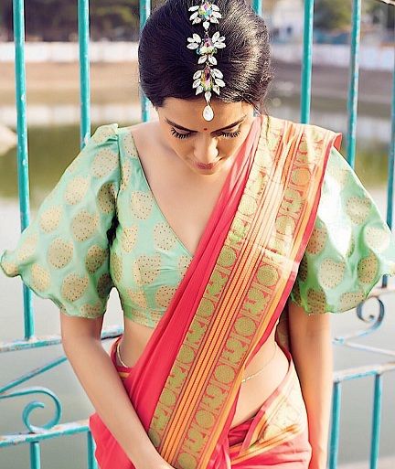 Saree Jacket Designs, Saree Jackets, Saree Blouse Neck Designs, Blouse Back Neck Designs, New Blouse Designs, Sari Blouse Designs, Indian Saree Blouses Designs, Blouse Designs Indian, Blouse Designs Silk