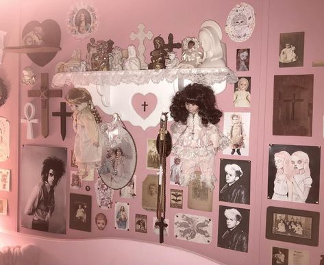 Rooms Decoration, Creepy Cute Aesthetic, Cute Room Ideas, Pretty Room, Trailer Park, Pink Room, Creepy Cute, Soft Grunge, Runway Models