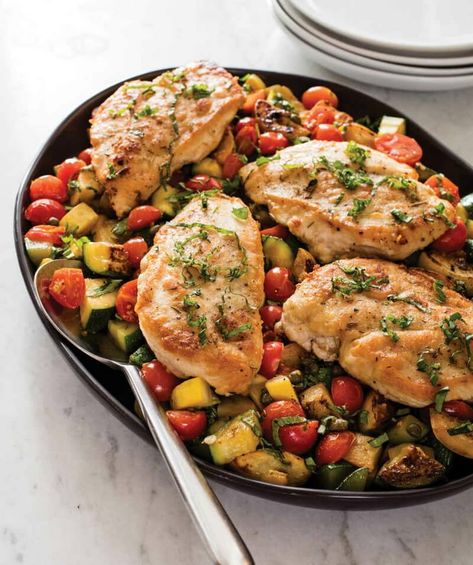 Sautéed Chicken Breasts with Cherry Tomatoes, Zucchini, and Yellow Squash - Daily Mediterranean Diet Sautéed Chicken, Yellow Squash Recipes, Zucchini Recipes Healthy, Cherry Tomato Recipes, Zucchini Tomato, How To Cook Zucchini, Seared Chicken Breast, Sauteed Zucchini, Healthy Chicken Breast