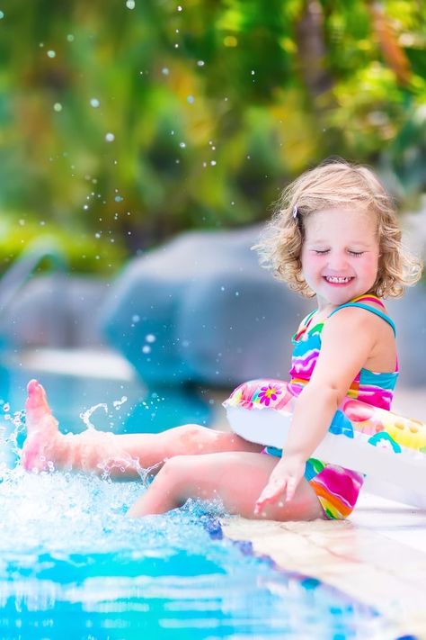 Fotografia In Piscina, Pool Photography, Pool Hacks, Pool Picture, Kid Pool, Pool Photos, Kids Photoshoot, Pool Days, Foto Pose