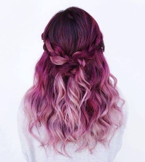 Purple to pink ombré hair Magenta Hair Colors, Unicorn Hair Color, Magenta Hair, Ombré Hair, Super Hair, Bright Hair, Trendy Hair Color, Ombre Hair Color, Mermaid Hair