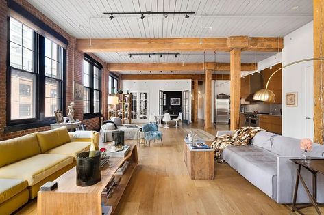 Ian Schrager Is Selling His Dumbo Loft on Washington Street Ian Schrager, Chicago Lofts, Reclaimed Oak Flooring, Bicycle Room, San Myshuno, Industrial Windows, Public Hotel, Viking Appliances, Deco Studio