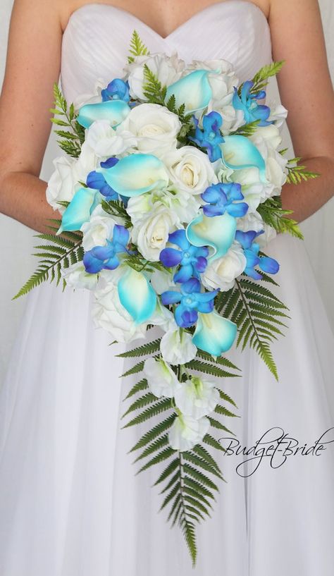 Tropical Wedding Bouquets, Bridal Wedding Flowers, Dream Beach Wedding, Wedding Concept, Rose Corsage, Ocean Wedding, Roses Blue, Beach Wedding Flowers, Brides Bouquet