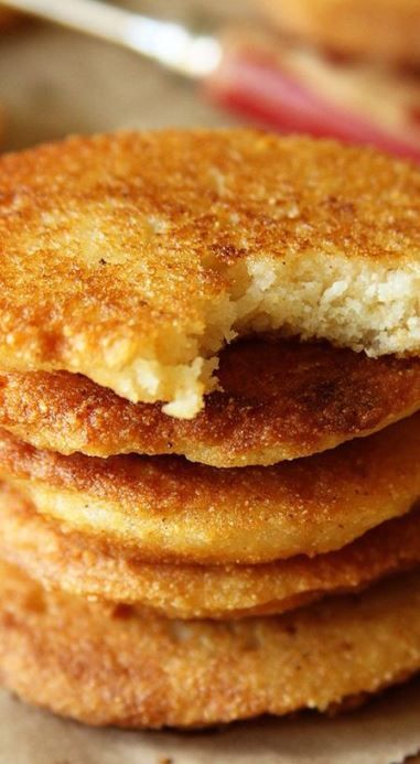 Recipes Using Self Rising Cornmeal, Cornmeal Mix Recipes, Water Cornbread Recipe, Cornbread Southern, Water Cornbread, Spicy Cornbread, Easy Cornbread Recipe, Hot Water Cornbread, Fried Cornbread