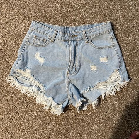 Never Worn Light Wash Ripped Jean Shorts Ripped Jean Shorts Outfit, Ripped Jeans Shorts, Rome Outfits, Cute Jean Shorts, Cute Outfits With Shorts, Shorts Aesthetic, Shein Shorts, Cute Country Outfits, Blue Ripped Jeans