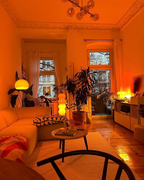 Mood Lighting Living Room, Apartment Lighting, Dream Apartment Decor, Future Apartment Decor, Apartment Decor Inspiration, Cozy Apartment, Apartment Inspiration, Cozy Room, Dream House Decor