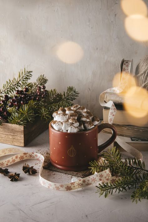 Christmas Food Photography, New York Christmas Aesthetic, Buckeyes Recipe, Christmas Quotes Inspirational, Coffee Shot, Pretty Coffee, Dessert Photography, Eco Friendly Christmas, York Aesthetic