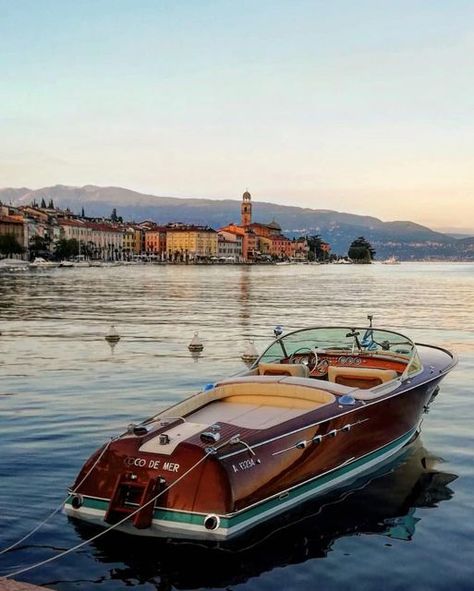 Riva Boat Aesthetic, Riva Boot, Riva Aquarama, Yacht Vacation, Wooden Speed Boats, Mahogany Boat, Sail Yacht, Riva Boat, Luxury Boats