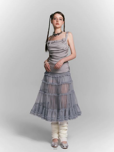 Tulle Skirt Outfit, Ballet Wrap Skirt, Long Tulle Skirt, Tulle Skirts Outfit, Unusual Clothes, Tulle Long Skirt, Godet Skirt, Designer Runway, Sheer Skirt