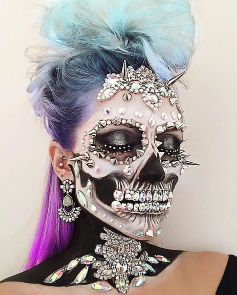 Vanessa Davis, Halloween Makeup Sugar Skull, Fantasy Make-up, Halloweenský Makeup, Halloween Make-up Looks, Skeleton Makeup, Sugar Skull Makeup, The Day Of The Dead, Skull Makeup