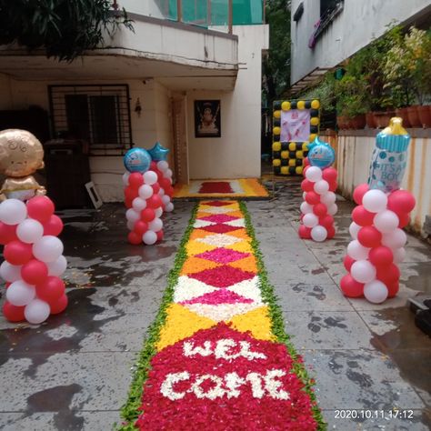 Welcome Rangoli With Flowers, Bride Welcome Decoration At Home, Welcome Flower Decoration, Welcome Rangoli Design Entrance, Welcome Decoration Ideas Home Indian, Mrg Decoration, Kanku Pagla, Welcome Rangoli, Baby Cradles