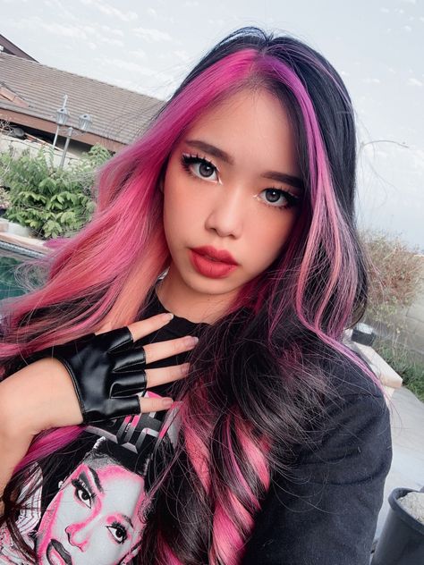 Split Dye With Side Part, Side Part Dyed Hair, Pink Money Piece Hair Black, Side Part Split Dye, Black And Pink Split Dye, Black And Purple Split Dye, Quarter Split Dye Hair, Half Black Half Pink Hair, Half Pink Half Black Hair