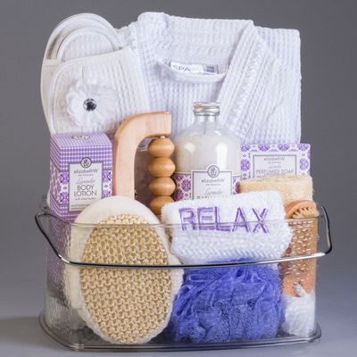 Birthday Gifts Baskets, Gift Basket Ideas For Men, Bday Gifts For Him, Spa Basket, Ideal Family, Cotton Bathrobe, Thoughtful Gifts For Him, Gift Baskets For Women, Themed Gift Baskets