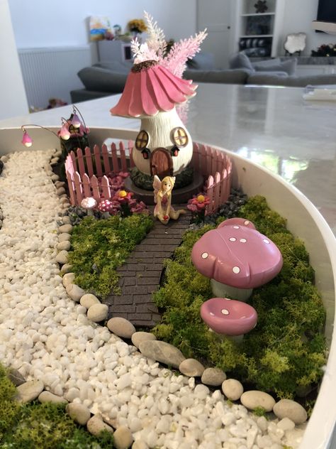 Trendy garden designs gardening design garden landscaping garden decor ideas Indoor Fairy Gardens Diy, Fairy Garden Inside, Indoor Fairy Garden Ideas, Pink Fairy Garden, Houseplant Inspiration, Indoor Fairy Garden, Large Fairy Garden, Mystical Garden, Fairy Garden Pots