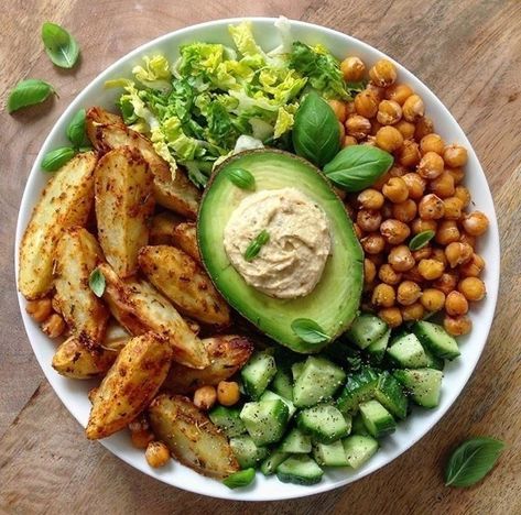 Spicy Roasted Chickpeas, Pasti Fit, Crispy Potato Wedges, Stuffed Avocado, Plats Healthy, Avocado Cucumber, Idee Pasto, Popsugar Fitness, Potato Wedges