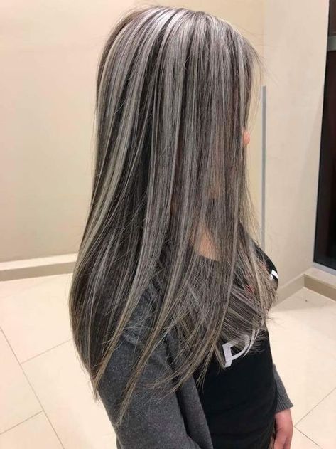 Long Grey Hair, Grey Balayage, Cabello Hair, Going Grey, Balayage Color, Dark Hair With Highlights, Silver Hair Color, Long Hair Color, Gray Hair Highlights