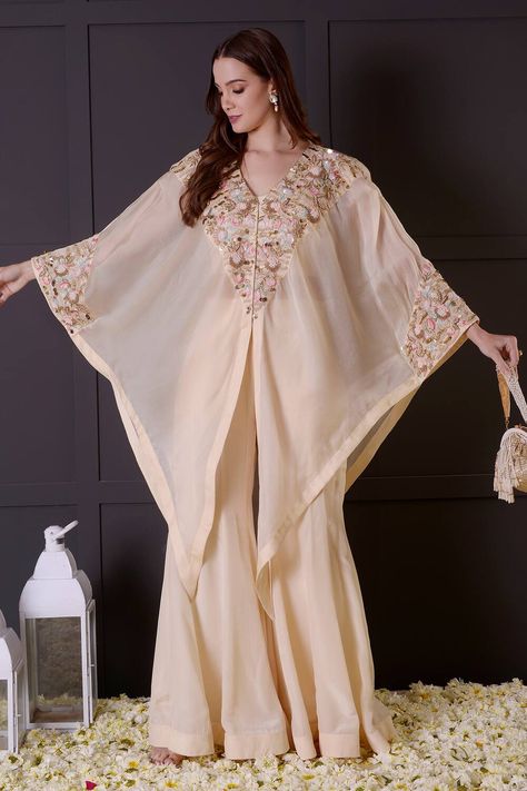 Surabhi Arya's Ivory Jacket Organza Hand Embroidered Cape Set for Women Organza Cape Jacket, Designer Indo Western Outfits For Women, Organza Kurti Designs Latest, Organza Kurti Designs, Sara Clothes, Kaftan Wedding Dress, Organza Cape, Diwali 2024, Pret Wear