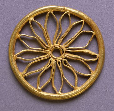 rosette, gold, Sumerian? Mesopotamian Civilization, Ancient Sumer, Ancient Jewels, Ancient Near East, Ancient Jewellery, Ancient Mesopotamia, Archaeological Discoveries, University Of Pennsylvania, The Afterlife