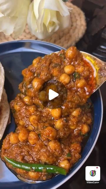 the food on Instagram: "Chole masala Puri recipe 😋😋😋 . . #relax #recipeoftheday #recipes #reelsinstagram #reciepe #reels #reelitfeelit #reelandia #trending #trendingnow #trendingcongs #trendingreels #viralreels #viralcookingvideos #viralreel #explorepage #expolremore #cookingwithlove #cookingvideos #cokkingfood #cookingtips #cooking" Puri Curry Recipe, Best Chole Recipe, Chhole Recipe, Masala Puri Recipe, Chole Masala Recipe, Masala Puri, Chole Recipe, Chole Masala, Puri Recipe