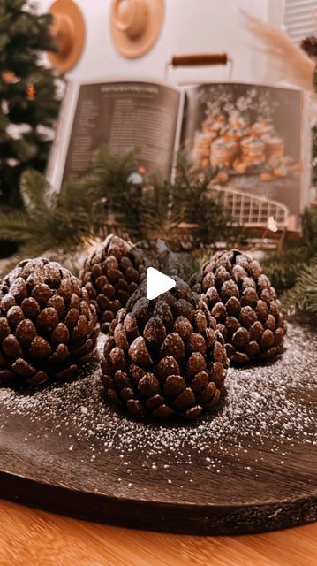 Michaela Haban | Bohème aesthetic | Fashion | Creativity on Instagram: "Delicious chocolate pinecones 🎄
A perfect Christmas dessert you loved already last year so much🤎

The recipe is very easy.
• you bake a basic chocolate tart ( the recipe is in my story highlights recipes.
• 50-60ml whipped cream depending how dry your tart is.
• 80g ground almonds ( ad more or less until you have your desire mixture. The final dough should be soft not dry so you can make cones that hold their shape.
• Crisp choco cereal to make the outside of the pinecone.
• powered sugar to dust on
• no baking required. Keep refrigerated until you serve them.
Before dust a bit of powdered sugar over them to give them beautiful touch of winter.

.

#aestheticfood #storyofmytable #christmas2023 #weihnachtsstimmung #ch Chocolate Pinecones, Perfect Christmas Dessert, Christmas Dessert, Ground Almonds, Chocolate Tart, Story Highlights, Delicious Chocolate, Christmas Desserts, Powdered Sugar