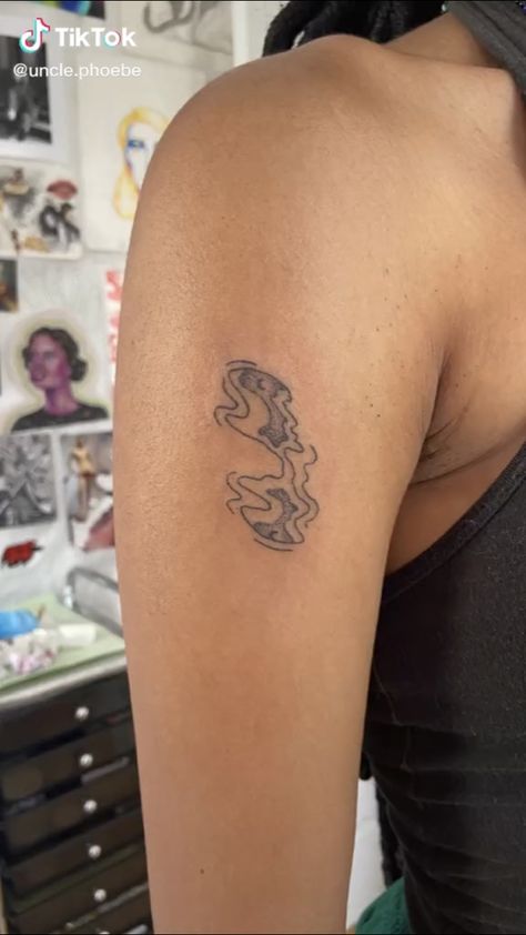 Swirl Lines Tattoo, Squiggly Tattoo, Squiggly Line Tattoo, Swirl Tattoo Designs, Swirl Tattoo, Basic Tattoos, L Tattoo, Sketch Tattoo Design, Rick Y Morty