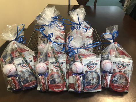 Baseball Party Favors! Tball Coach, Sandlot Birthday, Baseball Banquet, Baseball Snacks, Baseball Party Favors, Baseball Team Gift, Baseball Theme Birthday, Baby First Birthday Themes, Baseball Ideas