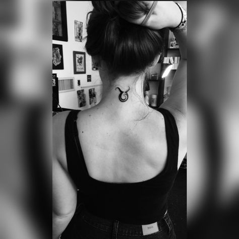 Taurus neck tattoo ♉️ Small Taurus Tattoo, Tattoos On Stomach, Crown Neck Tattoo, Tattoo Taurus, Back Neck Tattoo, Tattoos On Back, Taurus Bull Tattoos, Virgo Tattoo Designs, Tattoo On Wrist