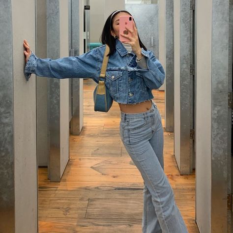 Denim On Denim Outfit 90s, Korean Minimalist Fashion, Full Denim Outfit, Teenage Clothes, Oreo Recipes, Denim On Denim, Confident Style, Outfit 90s, Kawaii Fashion Outfits