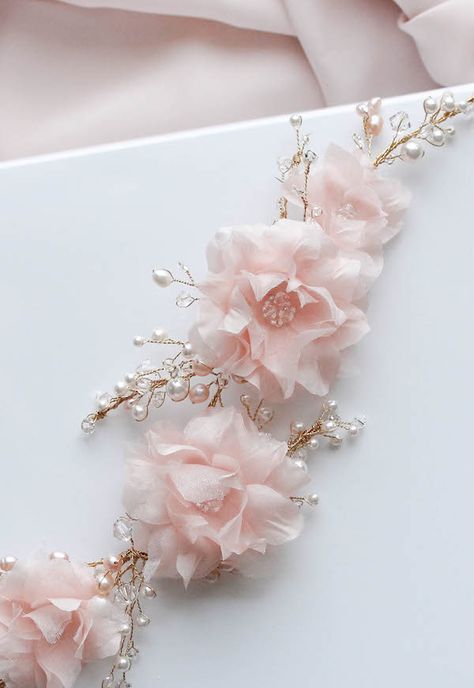 BESPOKE for Kate_Soft pink bridal headpiece with silk flowers and pearls 5 Flowers Headpiece, Flowers And Pearls, Motifs Perler, Silk Tulle, Bridal Fabric, Pink Bridal, Bridal Headpiece, Flower Ideas, Headpiece Wedding