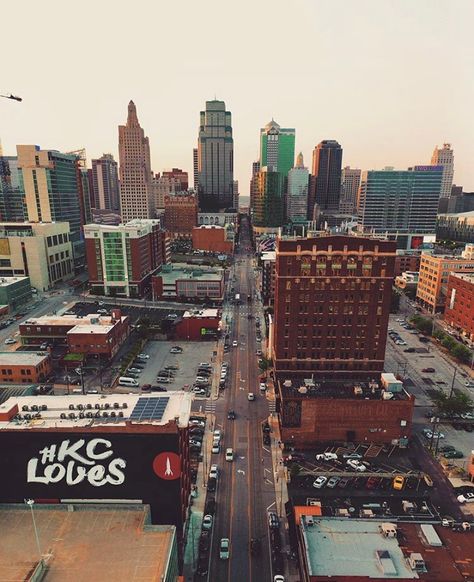 Kansas City Scenes on Instagram: “📸: @peijie_17_li” Power And Light District Kansas City, Kansas City Aesthetic, Kansas Aesthetic, Travel Missouri, 2025 Goals, Scenery Pictures, Kansas City Missouri, City Scene, City Landscape