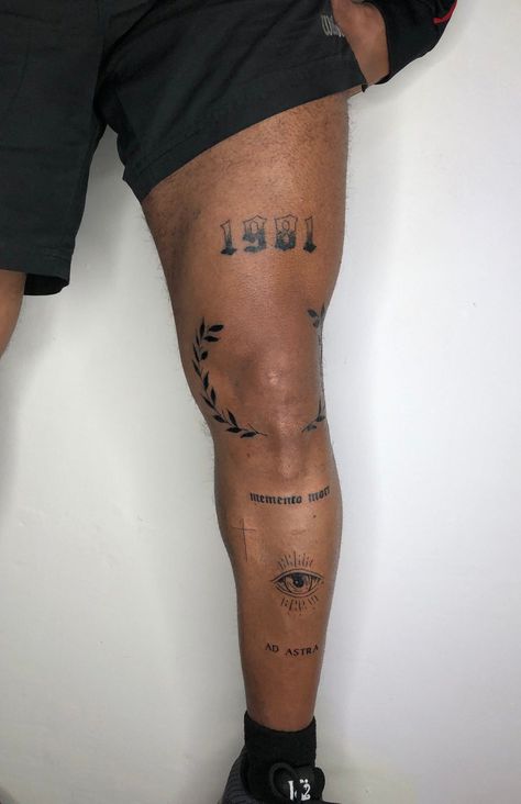 Knee Sleeve Tattoo, Knee Number Tattoo, Tattoo Knee Men, Men Knee Tattoo, Tattoos Around Knee, Man Leg Tattoo, Leg Tattoos Simple, Men’s Thigh Tattoos, Legs Tattoo Men