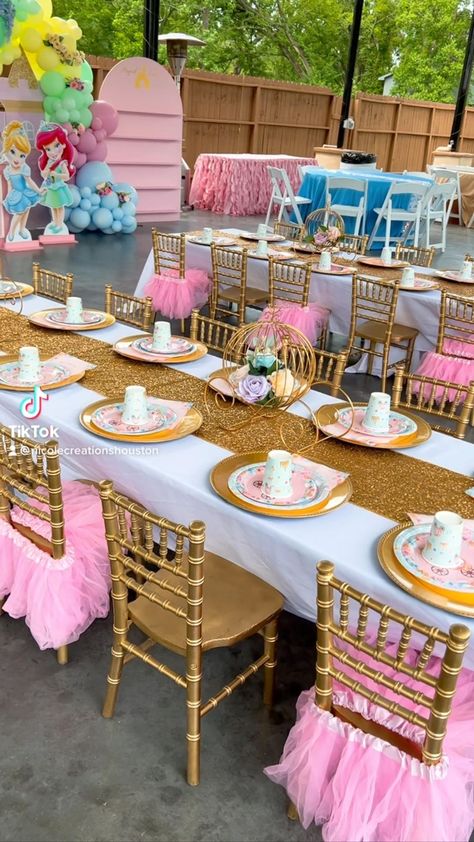 Royal Castle Birthday Theme, Princess Ball Themed Birthday Party, Disney Princess Party Table Decor, Princess Birthday Party Table Decor, Royal Celebration Birthday Party, Princess Table Decor, Disney Princess Birthday Party Table, Royal Princess Theme Birthday Party, Disney Princess Birthday Centerpieces