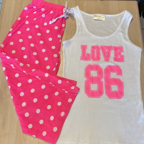 Women Size L Matching Sleepwear Set White Tank Top With Pink Love/86 Graphic & Pink With White Polka Dots Elastic Waist Capris By Bobby Brooks In Like New Condition. Bought, Washed But Never Worn Victoria Secret Pink Outfits, 2000s Closet, Matching Sleepwear, Thrift Manifestation, Clothing Board, Pink Outfits Victoria Secret, 2000s Outfits, Comfy Bra, Bobbie Brooks