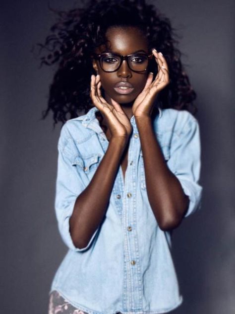 Perfect Chocolate Skin... Leomie Anderson, Black Chicks, Dark Skin Beauty, Dark Skin Women, Dark Beauty, Beautiful Skin, Black Is Beautiful, Instagram Feed, Hands On