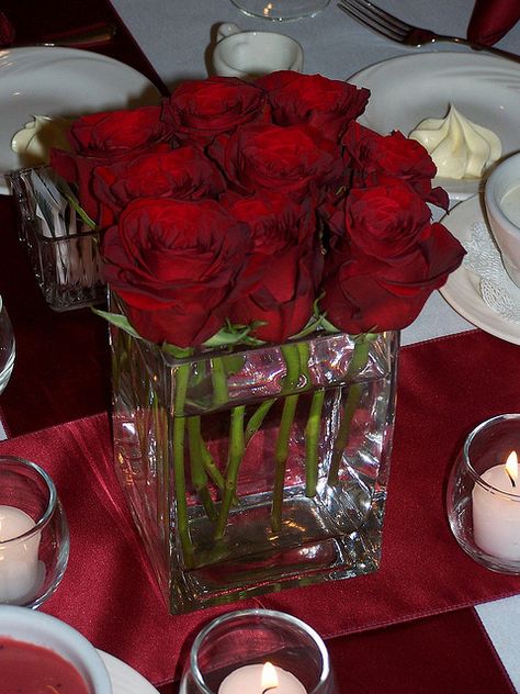 Square Vase Centerpieces, Wedding Flowers Red Roses, Red Roses Centerpieces, Rose Centerpieces Wedding, Vases Ideas, Vase Centerpiece, Red Rose Wedding, Rose Centerpieces, Square Vase