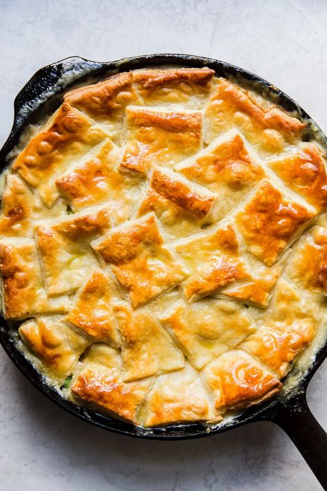 Skillet Chicken Pot Pie, Pie Chicken, Easy Chicken Pot Pie Recipe, Creamy Chicken Pot Pie, Chicken Pot Pie Filling, Pan Chicken Recipes, Homemade Chicken Pot Pie, Chicken Pot Pie Recipe, Pot Pie Filling