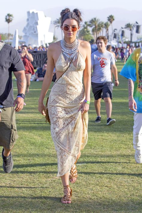 Kendall Jenner Celebrity Coachella Outfits, Mode Coachella, Moda Coachella, Coachella Celebrities, Kendall Jenner Estilo, Style Kendall Jenner, Stile Kendall Jenner, Estilo Jenner, Coachella 2016