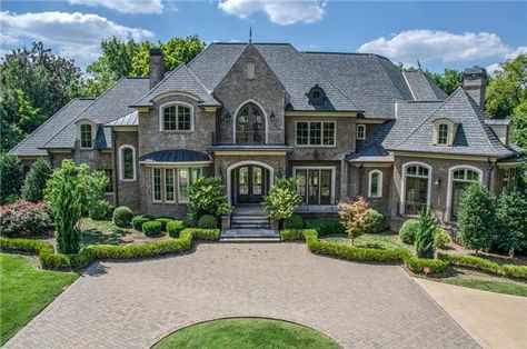 Big Houses Exterior, Big Mansions, Mansion Exterior, Huge Houses, Dream Mansion, Suburban House, Fancy Houses, Beautiful House Plans, Mansions Luxury