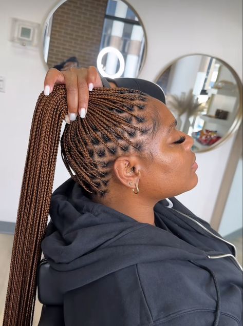 Long Box Braids Hairstyles, Braiding Hair Colors, Box Braid Hair, Cornrows Braids For Black Women, Hairstyles For Ladies, Stylish Naija, Short Box Braids Hairstyles, Big Box Braids Hairstyles, African Hair Braiding Styles